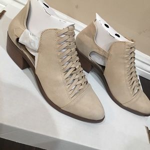 RAGER-07 BEIGE BRAIDED BOOTIE